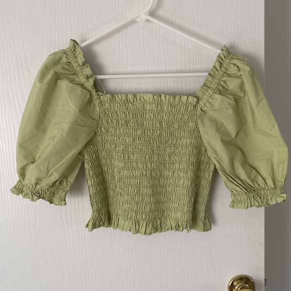 Levi’s Smocked Top - Picture 2 of 3